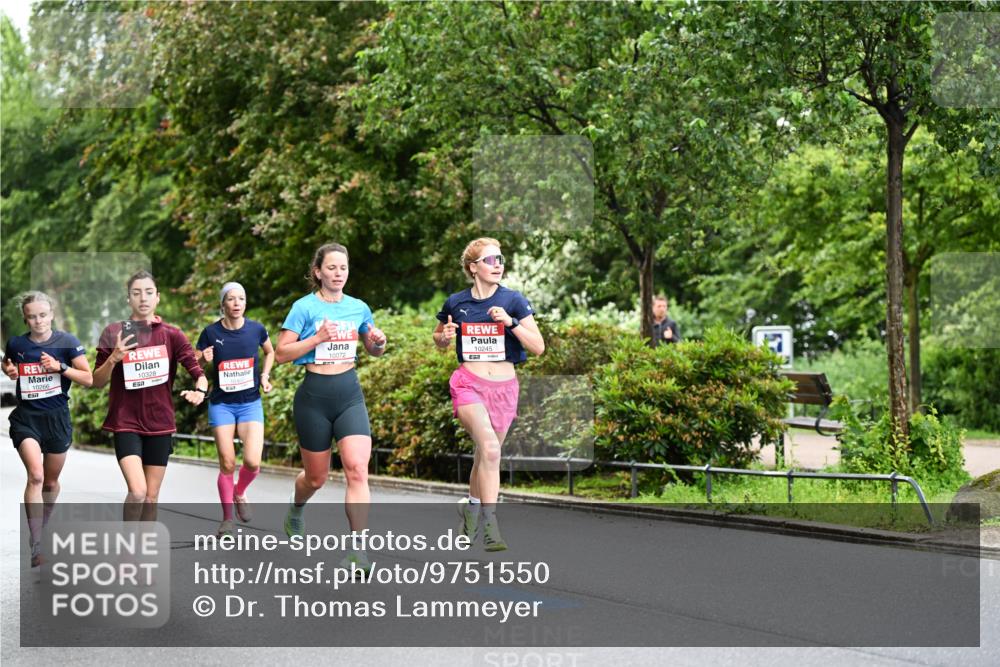 14.06.2026 - REWE Women's Run Dr. Thomas Lammeyer http://msf.ph/oto/9751550 14.06.2026 09:13:54 Laufen 10266, 10328, 10072, 10245 meine-sportfotos.de