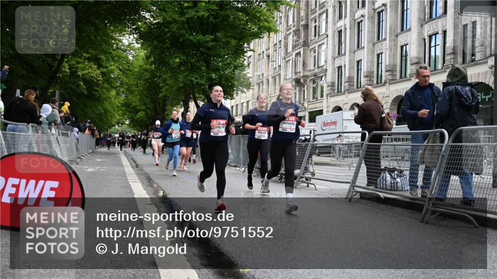 14.06.2026 - REWE Women's Run J. Mangold http://msf.ph/oto/9751552 14.06.2026 10:05:04 Ziel 10222, 10418, 10512, 10524, 10533, 10583, 10645, 10836, 10968, 11107, 11263, 11264, 11452, 11462 meine-sportfotos.de