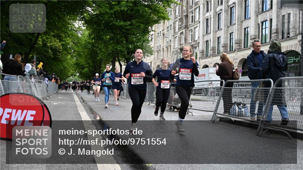 14.06.2026 - REWE Women's Run J. Mangold http://msf.ph/oto/9751554 14.06.2026 10:05:04 Ziel 10222, 10418, 10512, 10524, 10533, 10583, 10645, 10836, 10968, 11107, 11263, 11264, 11452, 11462 meine-sportfotos.de