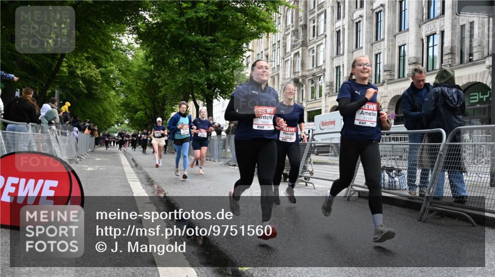 14.06.2026 - REWE Women's Run J. Mangold http://msf.ph/oto/9751560 14.06.2026 10:05:04 Ziel 10222, 10418, 10512, 10524, 10533, 10583, 10645, 10836, 10968, 11107, 11263, 11264, 11452, 11462 meine-sportfotos.de