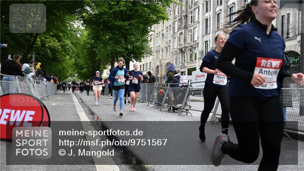 14.06.2026 - REWE Women's Run J. Mangold http://msf.ph/oto/9751567 14.06.2026 10:05:05 Ziel 10222, 10418, 10512, 10524, 10583, 10645, 10836, 11107, 11263, 11264, 11452, 11462 meine-sportfotos.de