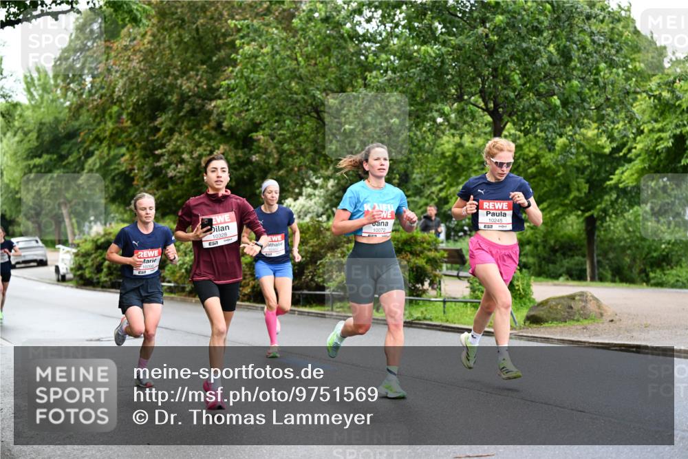 14.06.2026 - REWE Women's Run Dr. Thomas Lammeyer http://msf.ph/oto/9751569 14.06.2026 09:13:55 Laufen 10266, 10328, 657, 10072, 10245 meine-sportfotos.de