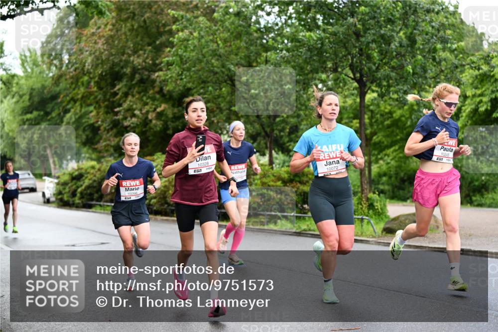 14.06.2026 - REWE Women's Run Dr. Thomas Lammeyer http://msf.ph/oto/9751573 14.06.2026 09:13:56 Laufen 10266, 10328, 10072, 10245 meine-sportfotos.de