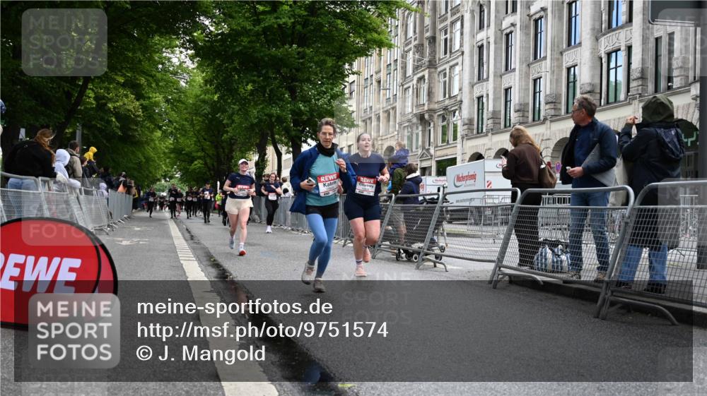 14.06.2026 - REWE Women's Run J. Mangold http://msf.ph/oto/9751574 14.06.2026 10:05:06 Ziel 10222, 10418, 10524, 10645, 10836, 11107, 11263, 11264 meine-sportfotos.de