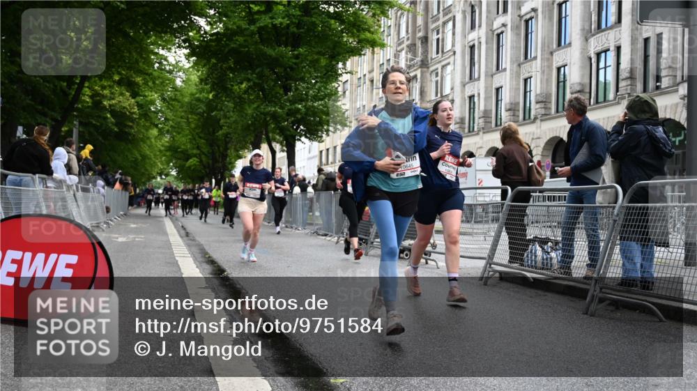 14.06.2026 - REWE Women's Run J. Mangold http://msf.ph/oto/9751584 14.06.2026 10:05:07 Ziel 10222, 10418, 10524, 10645, 10836, 11107, 11264, 11305 meine-sportfotos.de