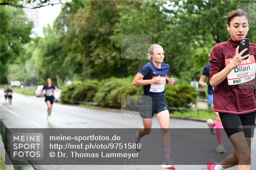 14.06.2026 - REWE Women's Run Dr. Thomas Lammeyer http://msf.ph/oto/9751589 14.06.2026 09:13:56 Laufen 8, 10328 meine-sportfotos.de