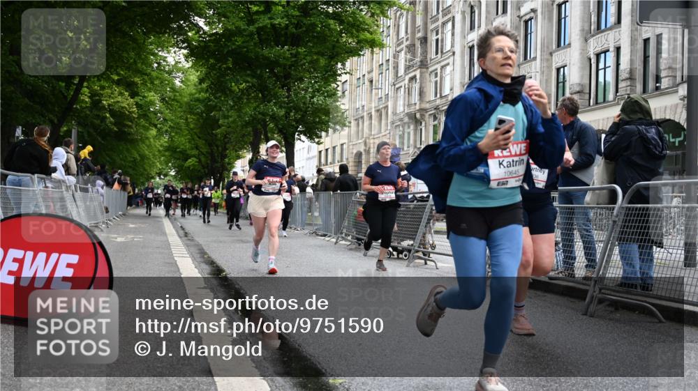14.06.2026 - REWE Women's Run J. Mangold http://msf.ph/oto/9751590 14.06.2026 10:05:07 Ziel 10222, 10418, 10524, 10645, 10836, 11107, 11264, 11305 meine-sportfotos.de