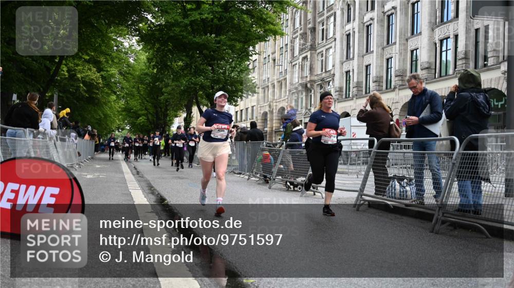 14.06.2026 - REWE Women's Run J. Mangold http://msf.ph/oto/9751597 14.06.2026 10:05:08 Ziel 10222, 10418, 10524, 10645, 10836, 11107, 11264, 11305 meine-sportfotos.de