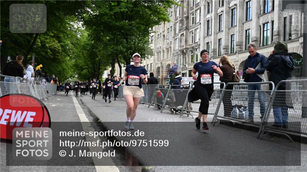 14.06.2026 - REWE Women's Run J. Mangold http://msf.ph/oto/9751599 14.06.2026 10:05:08 Ziel 10222, 10418, 10524, 10645, 10836, 11107, 11264, 11305 meine-sportfotos.de