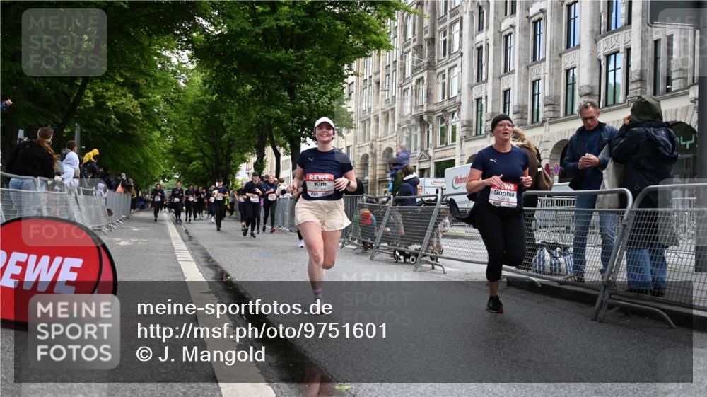 14.06.2026 - REWE Women's Run J. Mangold http://msf.ph/oto/9751601 14.06.2026 10:05:09 Ziel 10418, 10524, 10645, 10836, 10959, 11264, 11305, 11478 meine-sportfotos.de