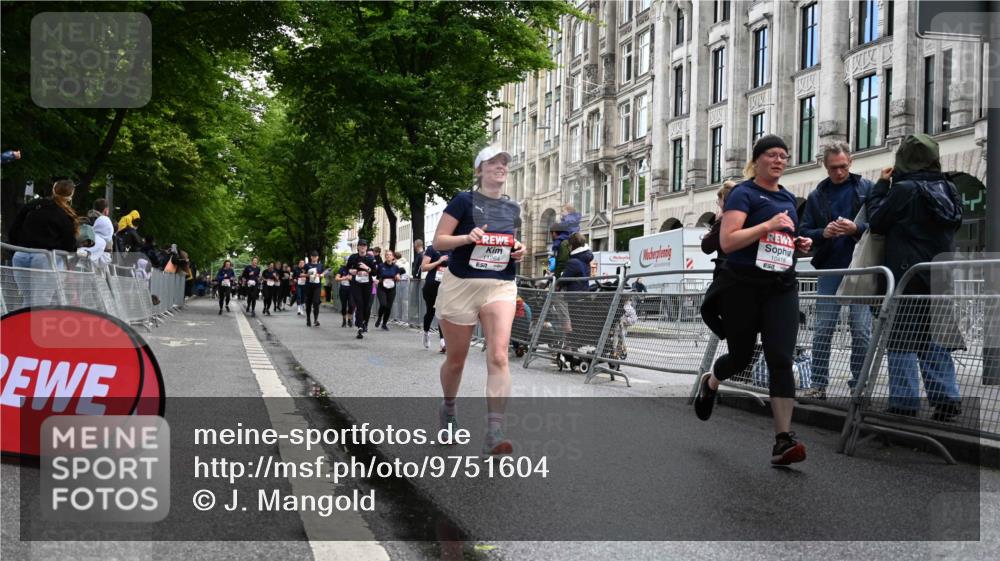14.06.2026 - REWE Women's Run J. Mangold http://msf.ph/oto/9751604 14.06.2026 10:05:09 Ziel 10418, 10524, 10645, 10836, 10959, 11264, 11305, 11478 meine-sportfotos.de