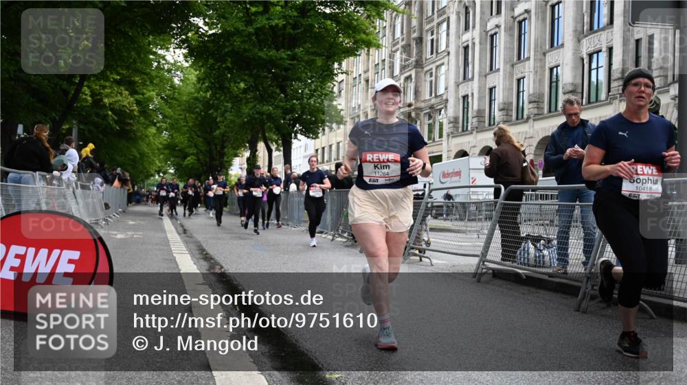 14.06.2026 - REWE Women's Run J. Mangold http://msf.ph/oto/9751610 14.06.2026 10:05:09 Ziel 10418, 10524, 10645, 10836, 10959, 11264, 11305, 11478 meine-sportfotos.de