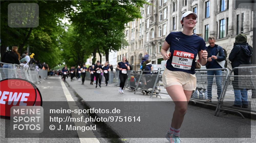 14.06.2026 - REWE Women's Run J. Mangold http://msf.ph/oto/9751614 14.06.2026 10:05:10 Ziel 10418, 10497, 10645, 10669, 10836, 10959, 11264, 11305, 11478 meine-sportfotos.de