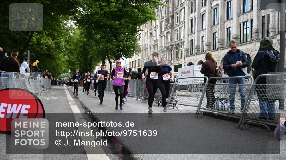 14.06.2026 - REWE Women's Run J. Mangold http://msf.ph/oto/9751639 14.06.2026 10:05:13 Ziel 10076, 10418, 10494, 10497, 10669, 10775, 10959, 11264, 11305, 11478 meine-sportfotos.de