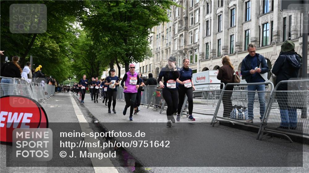 14.06.2026 - REWE Women's Run J. Mangold http://msf.ph/oto/9751642 14.06.2026 10:05:13 Ziel 10076, 10418, 10494, 10497, 10669, 10775, 10959, 11264, 11305, 11478 meine-sportfotos.de