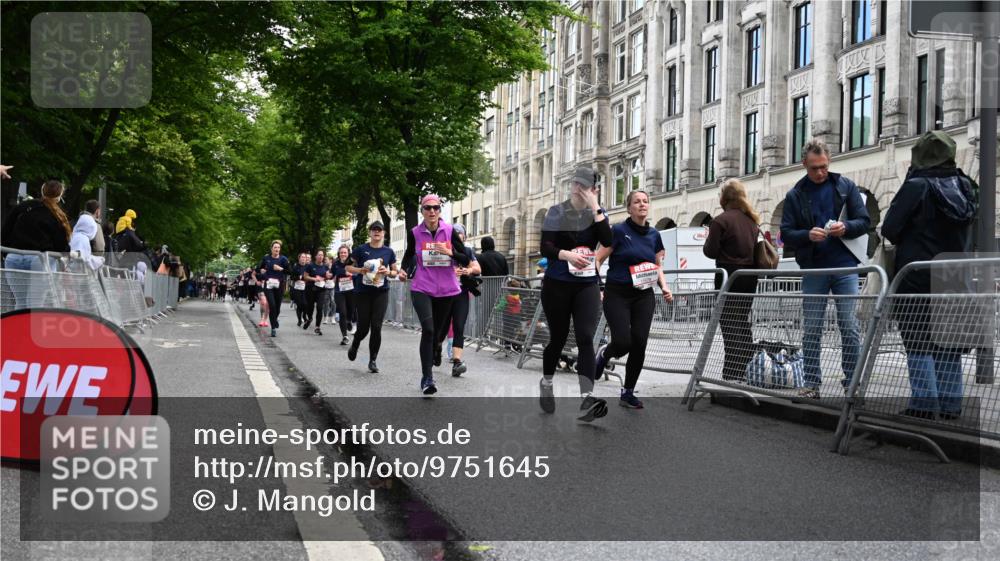 14.06.2026 - REWE Women's Run J. Mangold http://msf.ph/oto/9751645 14.06.2026 10:05:14 Ziel 10076, 10494, 10497, 10669, 10775, 10959, 11264, 11305, 11478 meine-sportfotos.de
