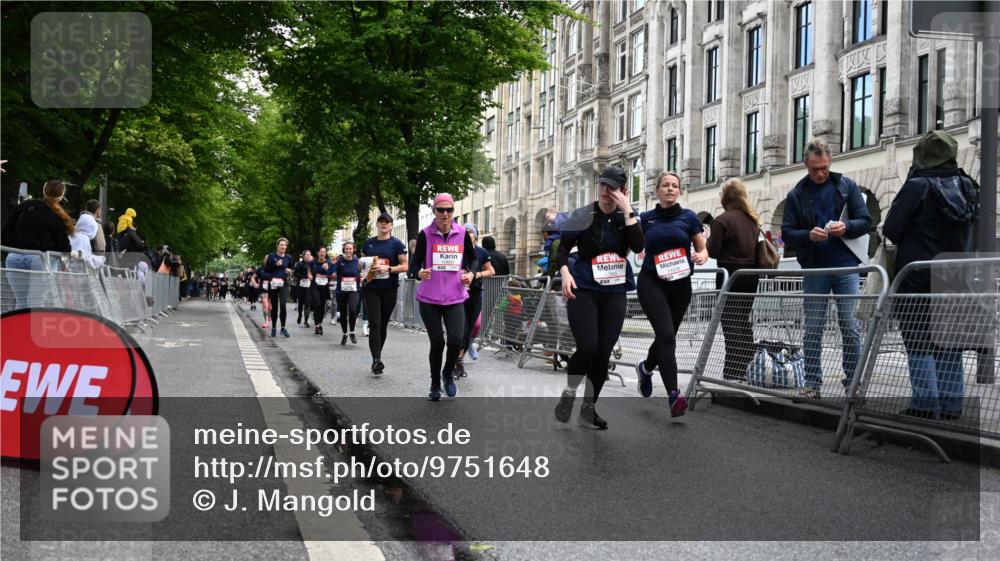 14.06.2026 - REWE Women's Run J. Mangold http://msf.ph/oto/9751648 14.06.2026 10:05:14 Ziel 10076, 10494, 10497, 10669, 10775, 10959, 11264, 11305, 11478 meine-sportfotos.de