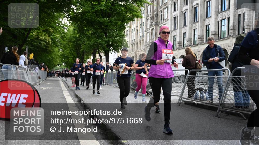 14.06.2026 - REWE Women's Run J. Mangold http://msf.ph/oto/9751668 14.06.2026 10:05:15 Ziel 10057, 10059, 10076, 10271, 10348, 10494, 10497, 10669, 10775, 10959, 11305, 11478 meine-sportfotos.de