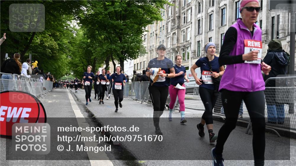 14.06.2026 - REWE Women's Run J. Mangold http://msf.ph/oto/9751670 14.06.2026 10:05:16 Ziel 10057, 10059, 10076, 10271, 10348, 10494, 10497, 10669, 10775, 10959, 11305, 11357, 11478 meine-sportfotos.de