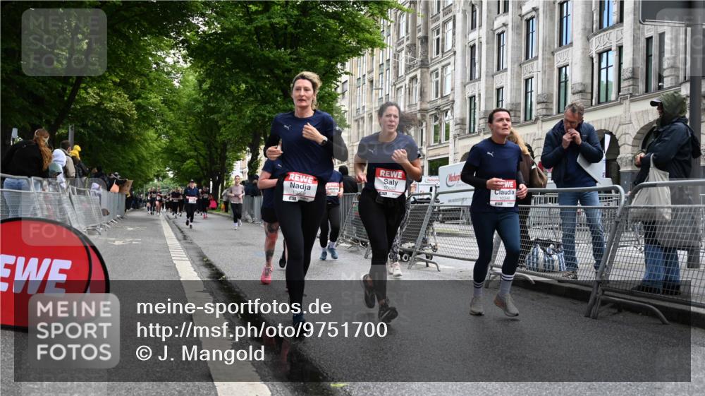 14.06.2026 - REWE Women's Run J. Mangold http://msf.ph/oto/9751700 14.06.2026 10:05:20 Ziel 10057, 10059, 10076, 10271, 10309, 10348, 10493, 10494, 10497, 10579, 10669, 10775, 10980, 11357 meine-sportfotos.de