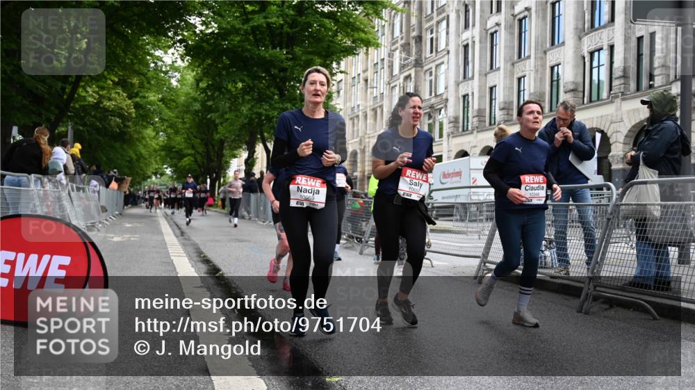 14.06.2026 - REWE Women's Run J. Mangold http://msf.ph/oto/9751704 14.06.2026 10:05:20 Ziel 10057, 10059, 10076, 10271, 10309, 10348, 10493, 10494, 10497, 10579, 10669, 10775, 10980, 11357 meine-sportfotos.de