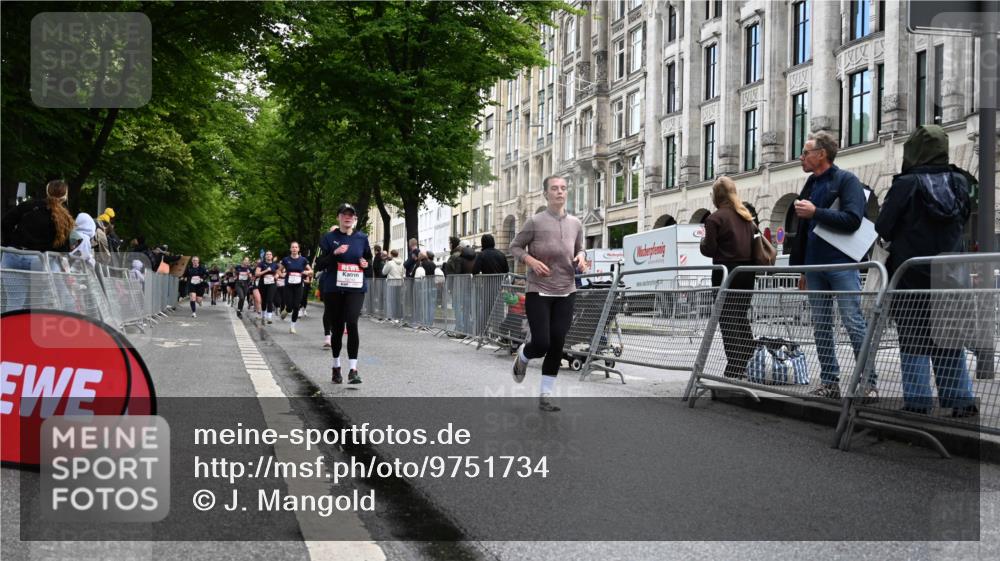 14.06.2026 - REWE Women's Run J. Mangold http://msf.ph/oto/9751734 14.06.2026 10:05:26 Ziel 10087, 10309, 10332, 10493, 10579, 10726, 10761, 10799, 10980, 11357, 11532 meine-sportfotos.de