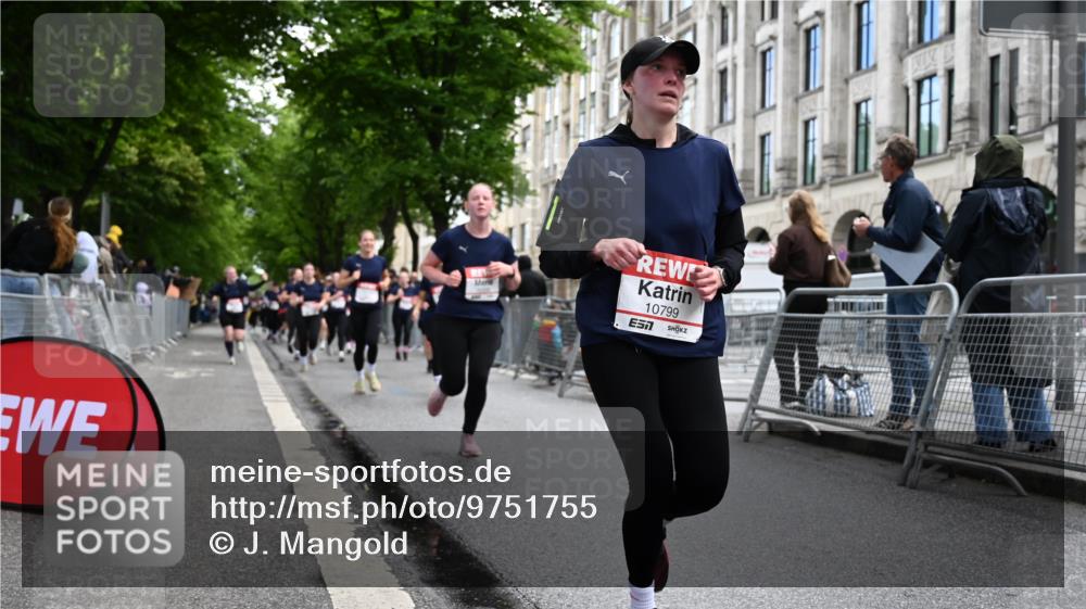 14.06.2026 - REWE Women's Run J. Mangold http://msf.ph/oto/9751755 14.06.2026 10:05:29 Ziel 10087, 10199, 10332, 10694, 10705, 10726, 10761, 10799, 11036, 11356, 11363, 11532 meine-sportfotos.de