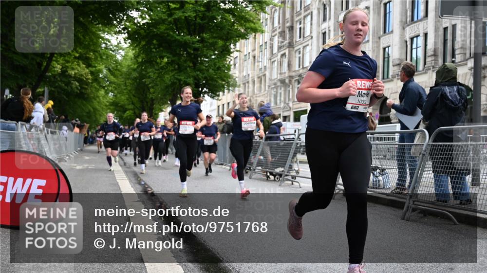 14.06.2026 - REWE Women's Run J. Mangold http://msf.ph/oto/9751768 14.06.2026 10:05:30 Ziel 10087, 10199, 10332, 10694, 10705, 10726, 10761, 10799, 10910, 11036, 11356, 11363, 11532 meine-sportfotos.de