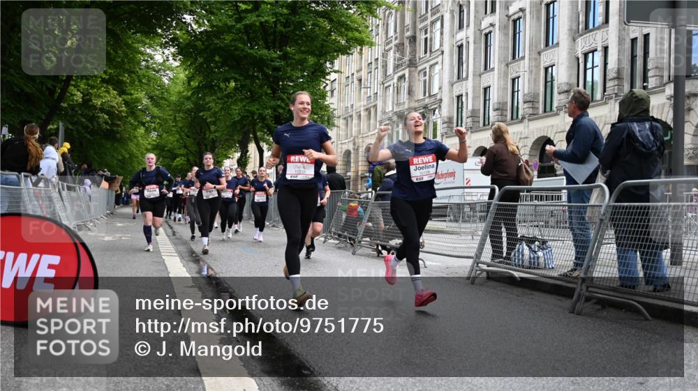 14.06.2026 - REWE Women's Run J. Mangold http://msf.ph/oto/9751775 14.06.2026 10:05:31 Ziel 10087, 10199, 10332, 10694, 10705, 10726, 10761, 10799, 10910, 11034, 11036, 11356, 11363, 11532 meine-sportfotos.de