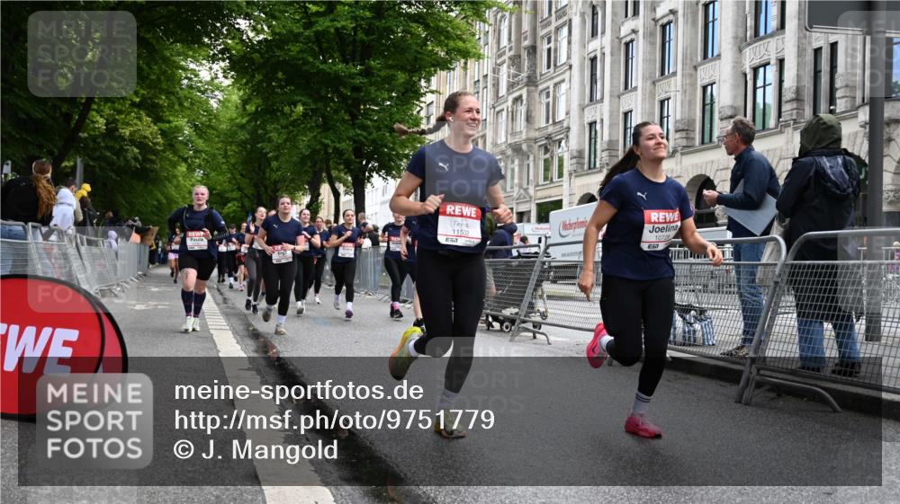 14.06.2026 - REWE Women's Run J. Mangold http://msf.ph/oto/9751779 14.06.2026 10:05:31 Ziel 10087, 10199, 10332, 10694, 10705, 10726, 10761, 10799, 10910, 11034, 11036, 11356, 11363, 11532 meine-sportfotos.de