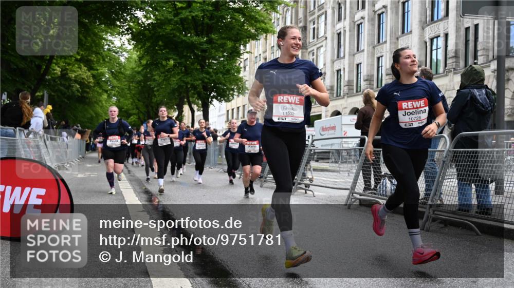 14.06.2026 - REWE Women's Run J. Mangold http://msf.ph/oto/9751781 14.06.2026 10:05:31 Ziel 10087, 10199, 10332, 10694, 10705, 10726, 10761, 10799, 10910, 11034, 11036, 11356, 11363, 11532 meine-sportfotos.de