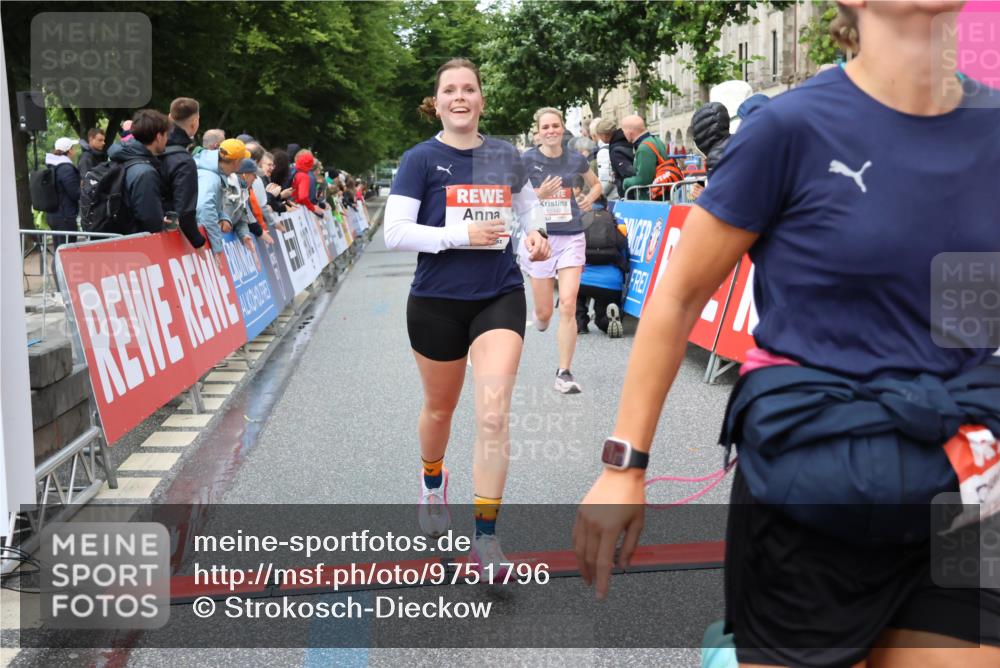 14.06.2026 - REWE Women's Run Strokosch-Dieckow http://msf.ph/oto/9751796 14.06.2026 09:50:03 Ziel 10281, 10322, 10342, 10691, 10738, 10885 meine-sportfotos.de
