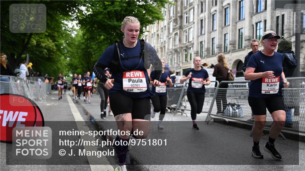 14.06.2026 - REWE Women's Run J. Mangold http://msf.ph/oto/9751801 14.06.2026 10:05:33 Ziel 10048, 10049, 10050, 10199, 10332, 10477, 10624, 10694, 10705, 10726, 10761, 10910, 11010, 11034, 11036, 11181, 11316, 11356, 11363, 11532 meine-sportfotos.de