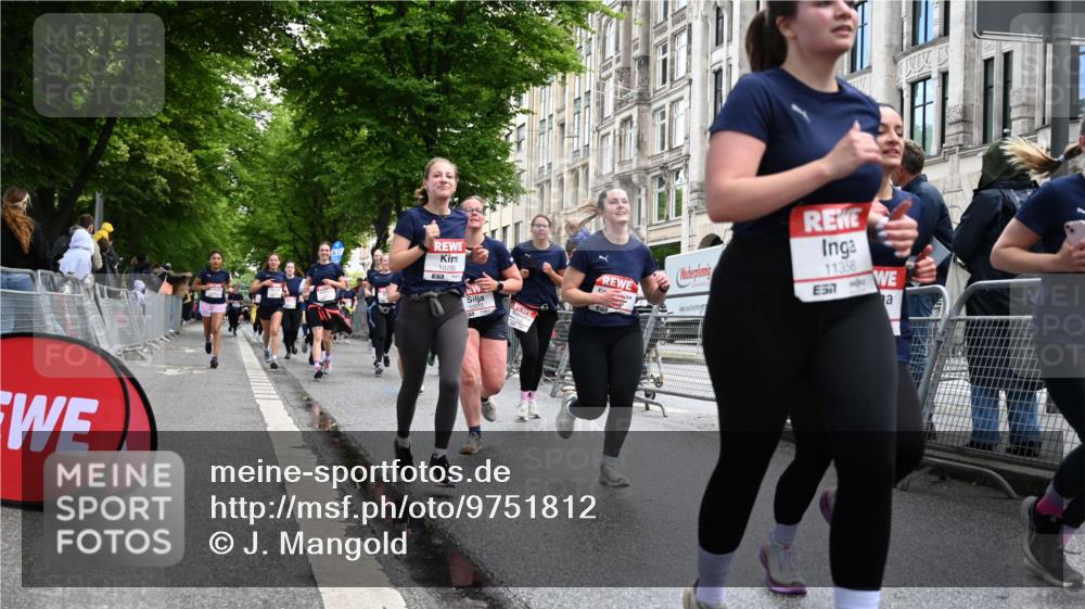 14.06.2026 - REWE Women's Run J. Mangold http://msf.ph/oto/9751812 14.06.2026 10:05:34 Ziel 10048, 10049, 10050, 10123, 10199, 10332, 10477, 10538, 10624, 10694, 10705, 10726, 10761, 10910, 11010, 11034, 11036, 11181, 11316, 11356, 11363, 11532 meine-sportfotos.de