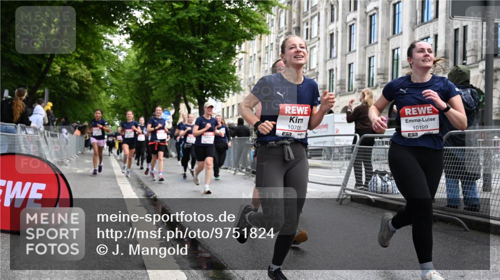 14.06.2026 - REWE Women's Run J. Mangold http://msf.ph/oto/9751824 14.06.2026 10:05:35 Ziel 10048, 10049, 10050, 10123, 10199, 10477, 10538, 10624, 10654, 10694, 10705, 10726, 10761, 10910, 11010, 11034, 11036, 11181, 11316, 11356, 11363, 11532 meine-sportfotos.de