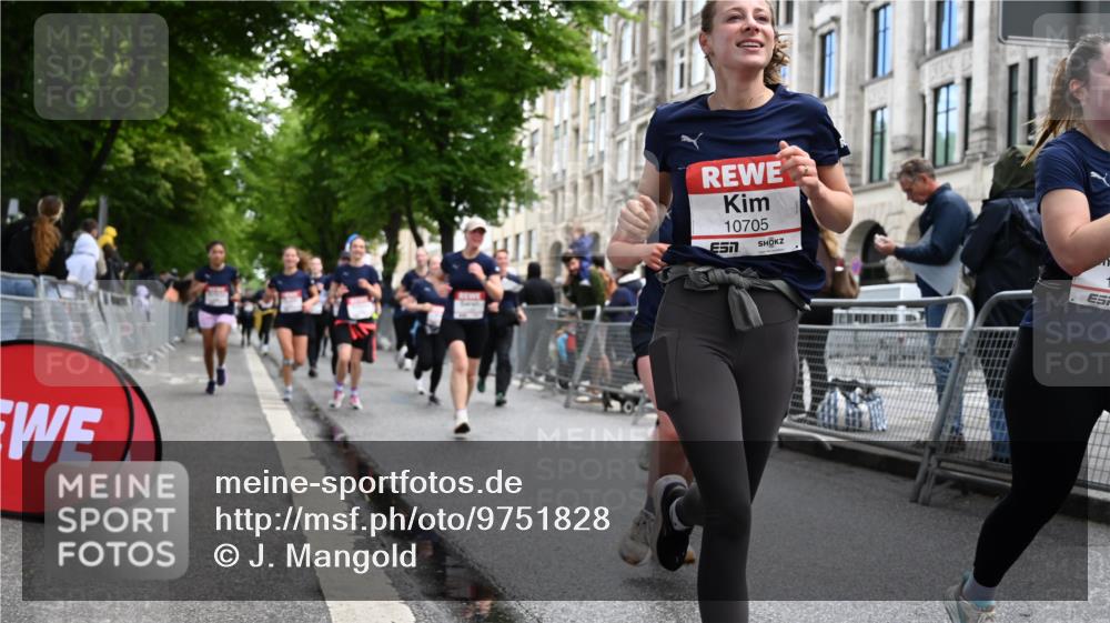 14.06.2026 - REWE Women's Run J. Mangold http://msf.ph/oto/9751828 14.06.2026 10:05:36 Ziel 10019, 10048, 10049, 10050, 10123, 10199, 10477, 10538, 10624, 10654, 10694, 10705, 10761, 10910, 11010, 11034, 11036, 11114, 11181, 11316, 11356, 11363 meine-sportfotos.de