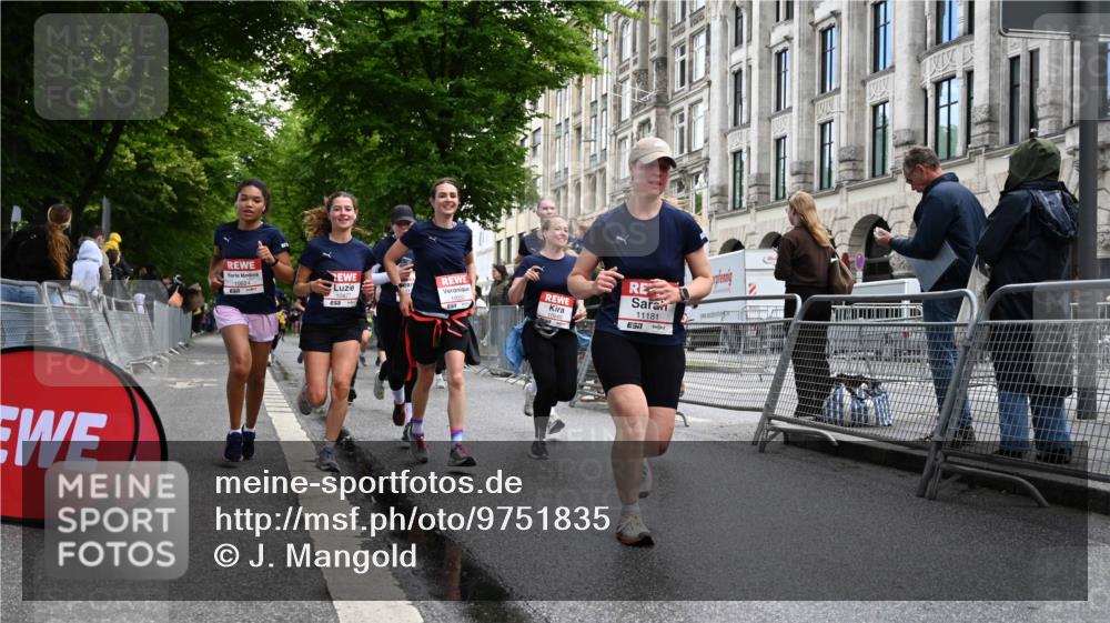 14.06.2026 - REWE Women's Run J. Mangold http://msf.ph/oto/9751835 14.06.2026 10:05:37 Ziel 10019, 10048, 10049, 10050, 10123, 10199, 10477, 10538, 10581, 10624, 10654, 10694, 10705, 10910, 11010, 11034, 11036, 11114, 11121, 11181, 11316, 11356, 11363 meine-sportfotos.de