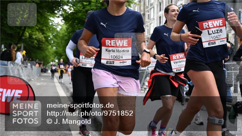 14.06.2026 - REWE Women's Run J. Mangold http://msf.ph/oto/9751852 14.06.2026 10:05:39 Ziel 10019, 10048, 10049, 10050, 10123, 10195, 10199, 10462, 10477, 10538, 10581, 10624, 10654, 10671, 10705, 10880, 10910, 11010, 11034, 11114, 11121, 11181, 11188, 11316 meine-sportfotos.de