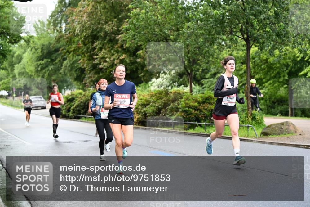 14.06.2026 - REWE Women's Run Dr. Thomas Lammeyer http://msf.ph/oto/9751853 14.06.2026 09:14:30 Laufen 35, 1520, 10843 meine-sportfotos.de