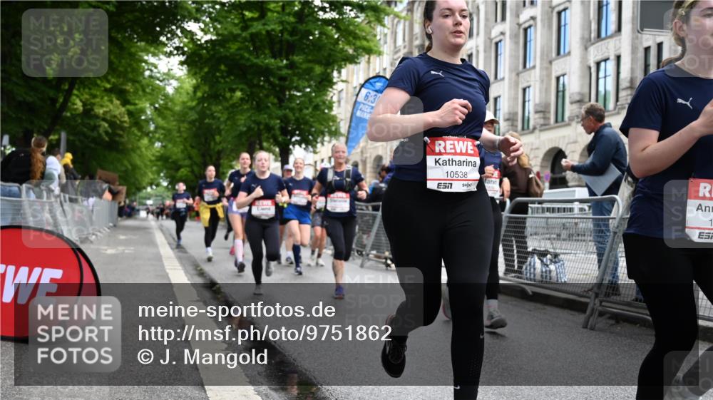 14.06.2026 - REWE Women's Run J. Mangold http://msf.ph/oto/9751862 14.06.2026 10:05:41 Ziel 10019, 10048, 10049, 10050, 10123, 10195, 10462, 10477, 10538, 10581, 10624, 10654, 10671, 10823, 10880, 11010, 11034, 11112, 11114, 11121, 11181, 11188, 11316 meine-sportfotos.de