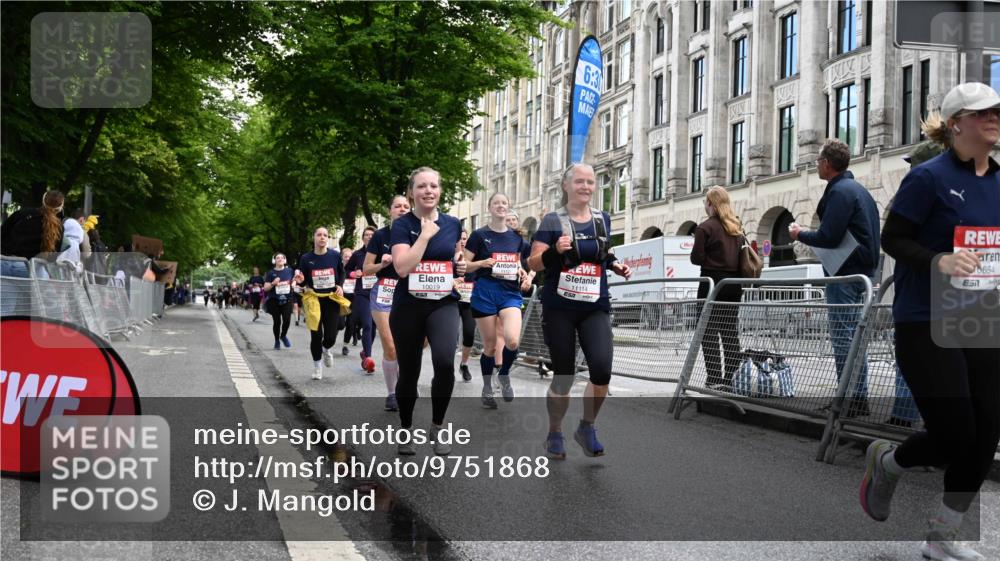 14.06.2026 - REWE Women's Run J. Mangold http://msf.ph/oto/9751868 14.06.2026 10:05:42 Ziel 10019, 10048, 10049, 10050, 10123, 10195, 10462, 10477, 10538, 10581, 10624, 10654, 10671, 10823, 10880, 11010, 11112, 11114, 11121, 11181, 11188, 11316, 11503 meine-sportfotos.de