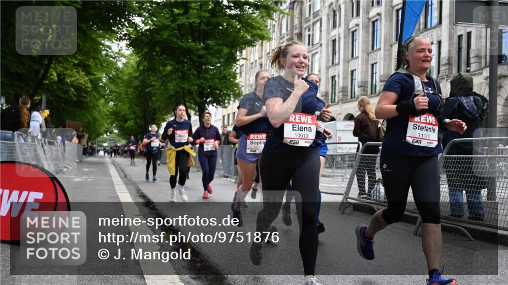 14.06.2026 - REWE Women's Run J. Mangold http://msf.ph/oto/9751876 14.06.2026 10:05:42 Ziel 10019, 10048, 10049, 10050, 10123, 10195, 10462, 10477, 10538, 10581, 10624, 10654, 10671, 10823, 10880, 11010, 11112, 11114, 11121, 11181, 11188, 11316, 11503 meine-sportfotos.de