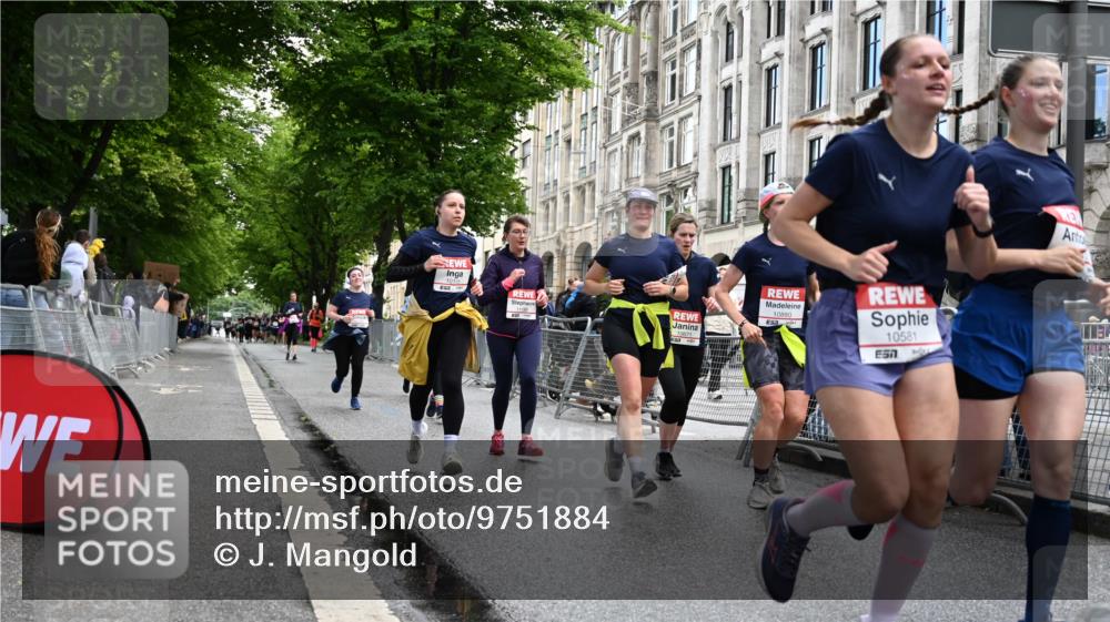 14.06.2026 - REWE Women's Run J. Mangold http://msf.ph/oto/9751884 14.06.2026 10:05:43 Ziel 10019, 10049, 10123, 10195, 10462, 10538, 10581, 10654, 10671, 10823, 10880, 11010, 11112, 11114, 11121, 11188, 11503 meine-sportfotos.de