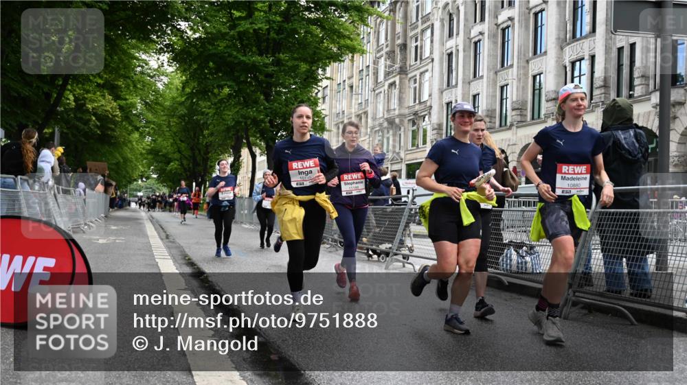 14.06.2026 - REWE Women's Run J. Mangold http://msf.ph/oto/9751888 14.06.2026 10:05:44 Ziel 10019, 10123, 10195, 10462, 10538, 10581, 10654, 10671, 10823, 10880, 11112, 11114, 11121, 11188, 11503 meine-sportfotos.de