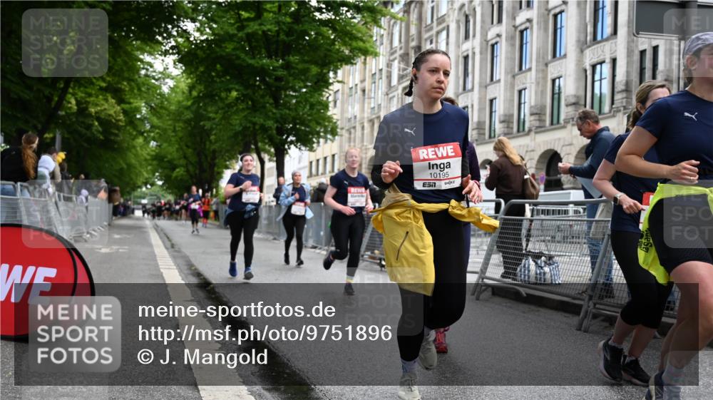 14.06.2026 - REWE Women's Run J. Mangold http://msf.ph/oto/9751896 14.06.2026 10:05:45 Ziel 10019, 10195, 10462, 10581, 10654, 10671, 10823, 10880, 11112, 11114, 11121, 11188, 11503 meine-sportfotos.de