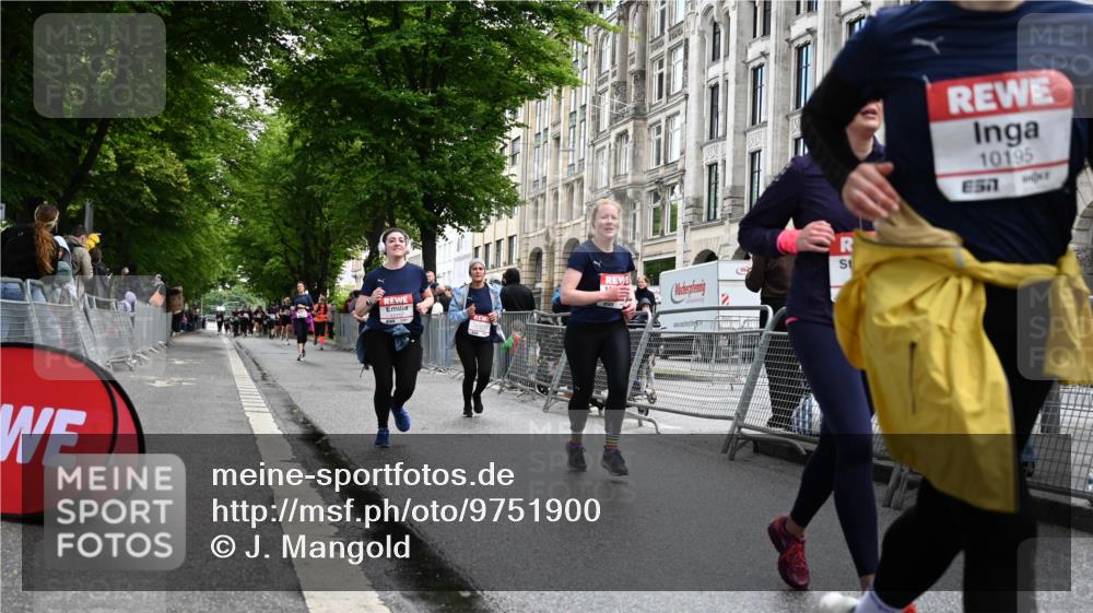 14.06.2026 - REWE Women's Run J. Mangold http://msf.ph/oto/9751900 14.06.2026 10:05:45 Ziel 10019, 10195, 10462, 10581, 10654, 10671, 10823, 10880, 11112, 11114, 11121, 11188, 11503 meine-sportfotos.de