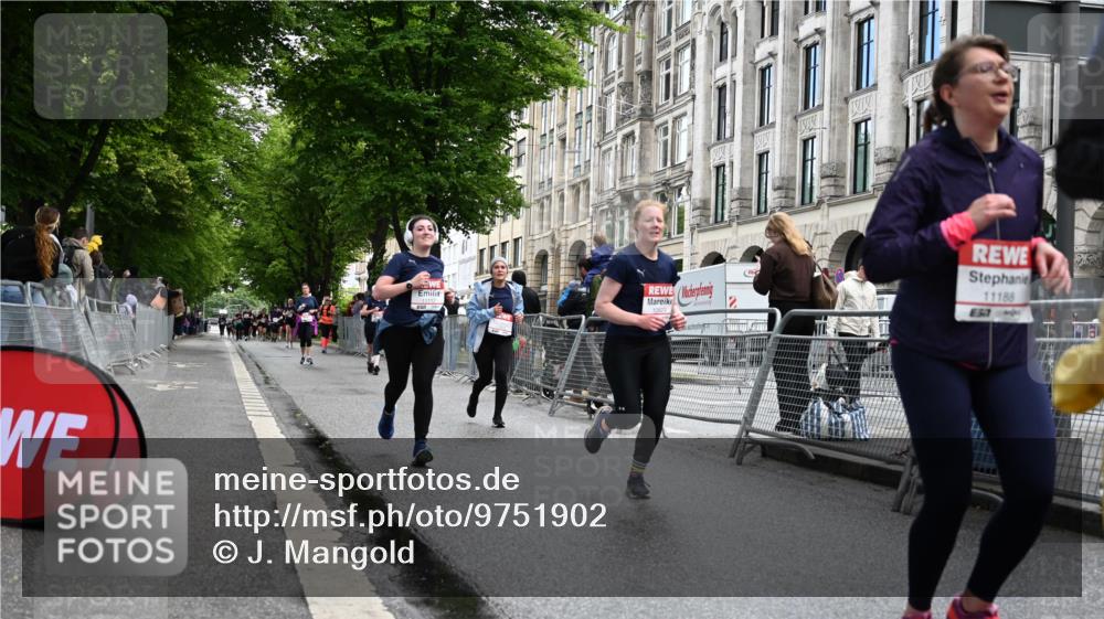 14.06.2026 - REWE Women's Run J. Mangold http://msf.ph/oto/9751902 14.06.2026 10:05:45 Ziel 10019, 10195, 10462, 10581, 10654, 10671, 10823, 10880, 11112, 11114, 11121, 11188, 11503 meine-sportfotos.de