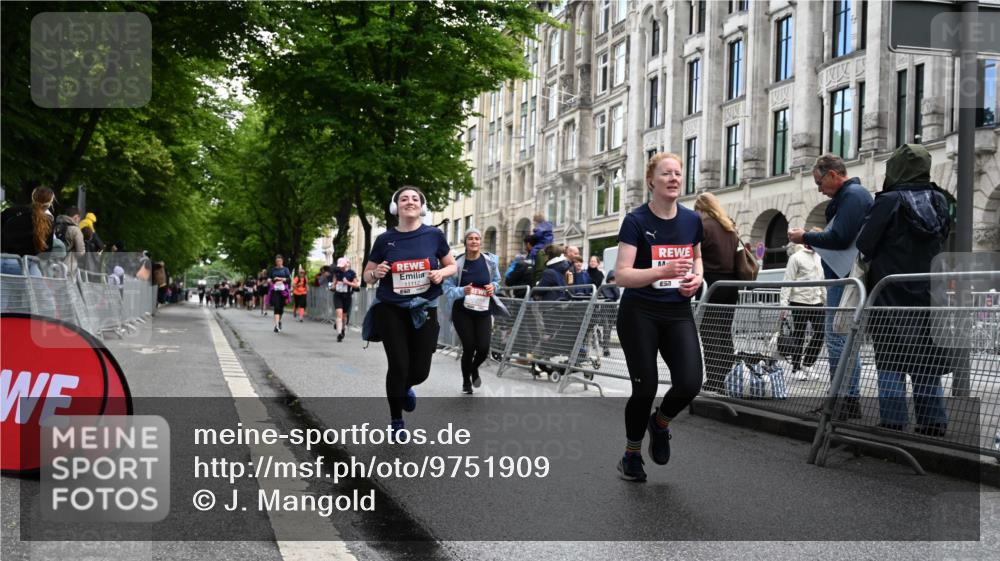14.06.2026 - REWE Women's Run J. Mangold http://msf.ph/oto/9751909 14.06.2026 10:05:46 Ziel 10019, 10195, 10462, 10581, 10671, 10823, 10880, 11112, 11114, 11121, 11188, 11503 meine-sportfotos.de