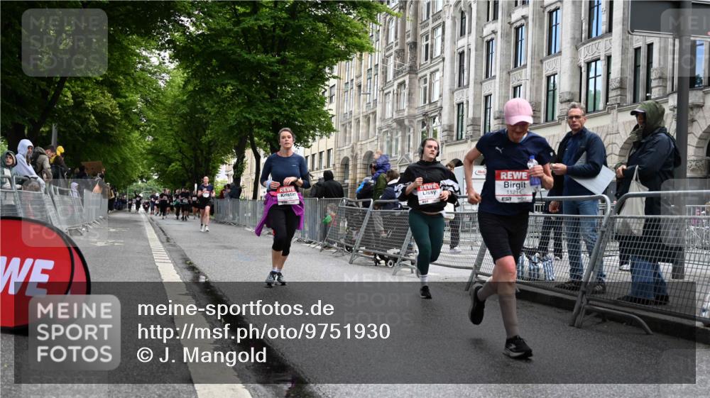 14.06.2026 - REWE Women's Run J. Mangold http://msf.ph/oto/9751930 14.06.2026 10:05:52 Ziel 10284, 10701, 10988, 11211, 11503 meine-sportfotos.de