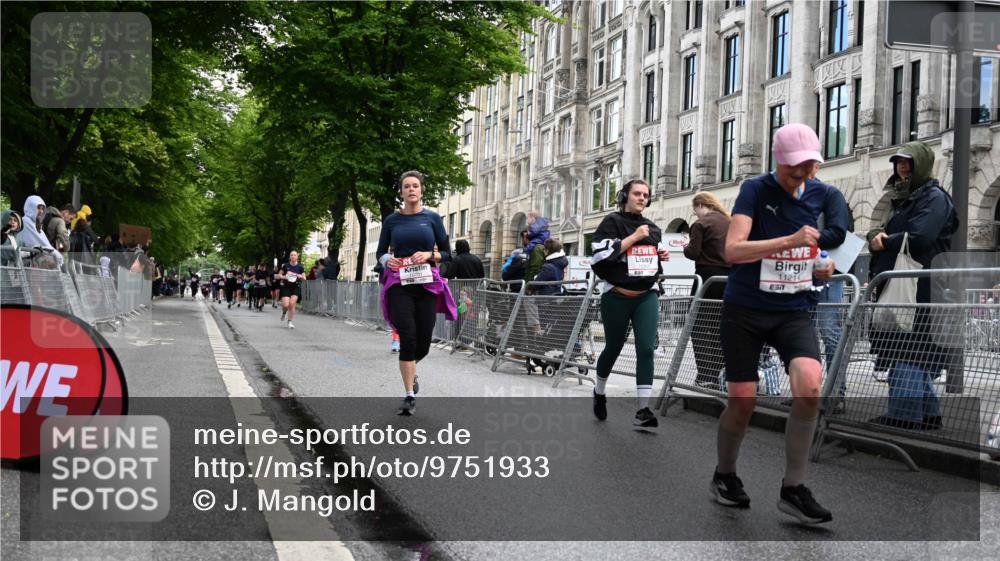 14.06.2026 - REWE Women's Run J. Mangold http://msf.ph/oto/9751933 14.06.2026 10:05:53 Ziel 10284, 10701, 10988, 11134, 11211 meine-sportfotos.de